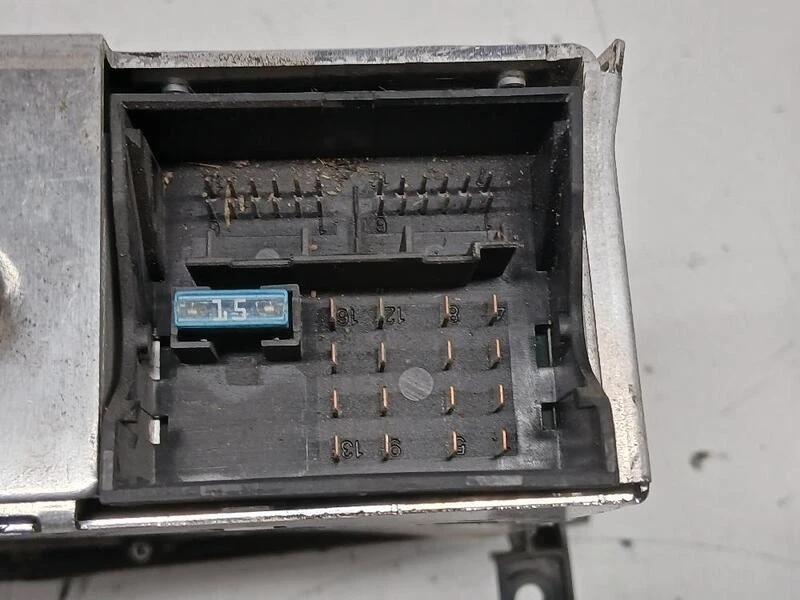 6512926346801 sistema audio radio cd para BMW SERIE 1 BERLINA 2007 217938 - Imagen 3 de 4