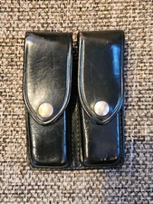 Don Hume D407 850.A Plain Black Leather Double Stack Magazine Carrier Pouch