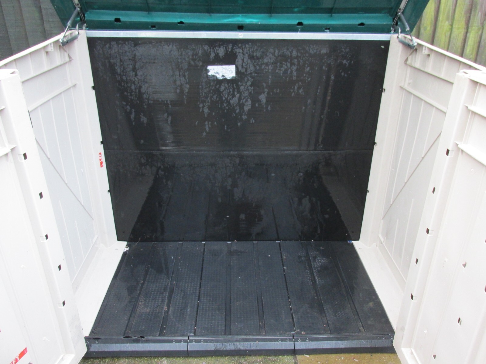 KETER STORAGE BOXHOLDS 2 WHEELIE BINS USED eBay