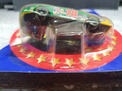 2000 WINNER'S CIRCLE NASCAR RACERS WITH COLLECTOR'S CARD #18 BOBBY LABONTE NEW - Picture 10 of 13