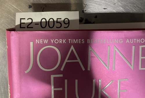 Pink Lemonade Cake Murder (A Hannah Swensen Mystery) - Hardcover - VERY GOOD - Picture 11 of 11