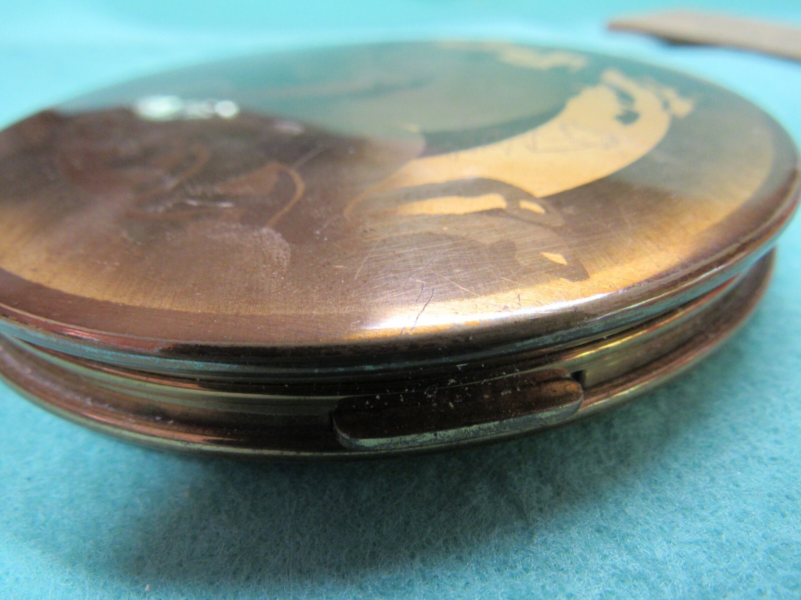 Vintage Gold-tone  Compact with  Puff Engraved Horse Motif