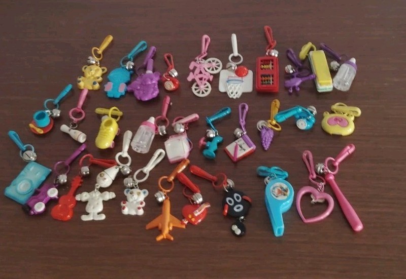 Vintage 31 Lot Of 80s Bell Charms Without Necklace Collectibles 