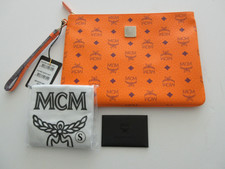 MCM Medium Wristlet Zip Pouch in Visetos Original Gold Limited MXZAAVI03O5001