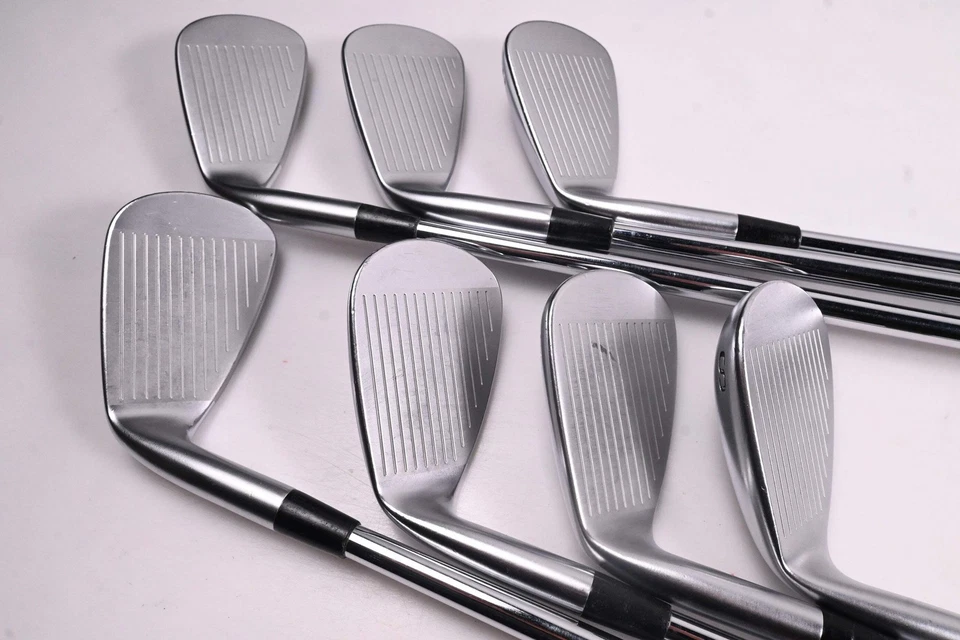 Mizuno JPX 921 Hot Metal Irons / 6-PW+GW+SW / Regular Flex Dynamic Gold 105 R300 - Image 3 of 4