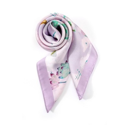Satin Seidentuch mit zartem Lotus Schmetterling Druck helle Farbe 70x70cm