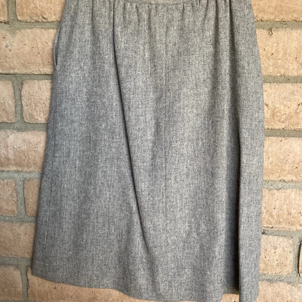 Falda The Villager Mezcla Lana Talla 8 Gris Forrado Bolsillos 26" Cintura x 25" Largo Foto 3 de 4