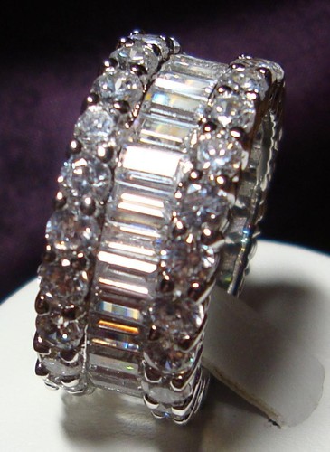 CHIC ANILLO DE BODAS ETERNIDAD CIRCONITA CÚBICA CHAPADO EN ORO BLANCO DE 18K TALLA 6 - Imagen 4 de 10