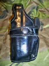 Used LH Safariland Smith & Wesson SW Level 3 M&P 4.5 BBL Belt Loop 2-1/4 070-219