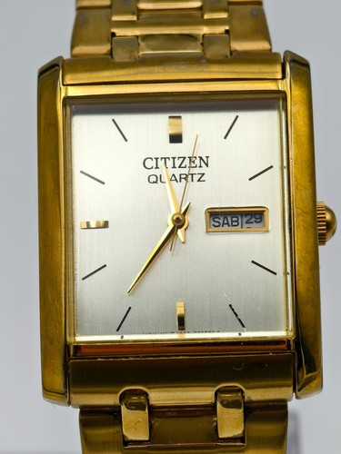 Vintage Mens Citizen Tank 1002-S99299 Gold Tone Day Date Quartz Watch, Works! - Picture 4 of 8