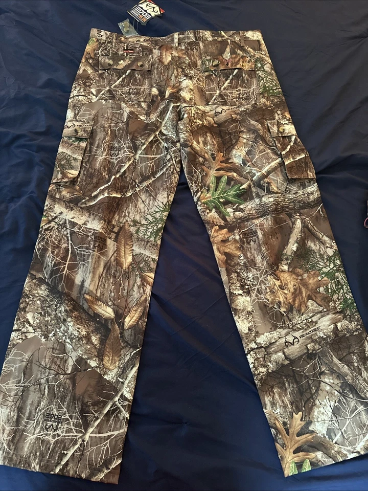 Realtree Edge Women’s Hunting Pants Size 16 - Image 3 of 3