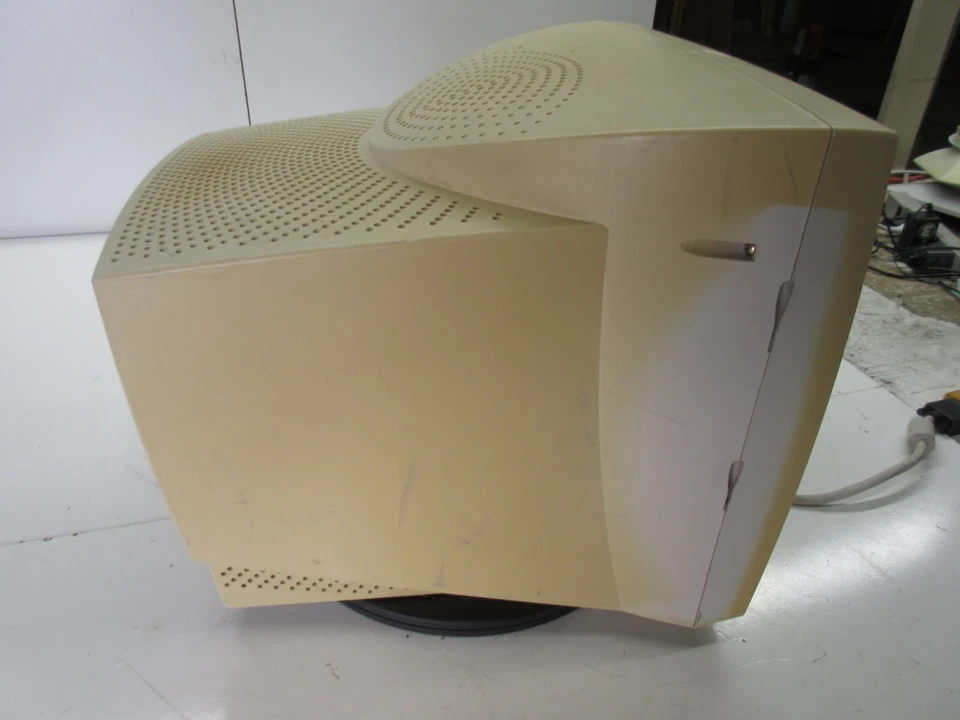 Monitor de computadora Compaq Presario MV500 15" CRT VGA 1024 x 768 @ 60Hz Foto 3 de 4