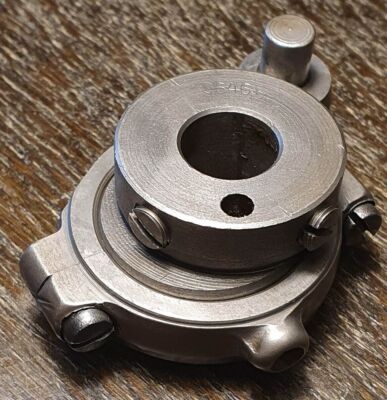 Original Pfaff 145 #91-009 646-92 eccentric assy with pans and screws