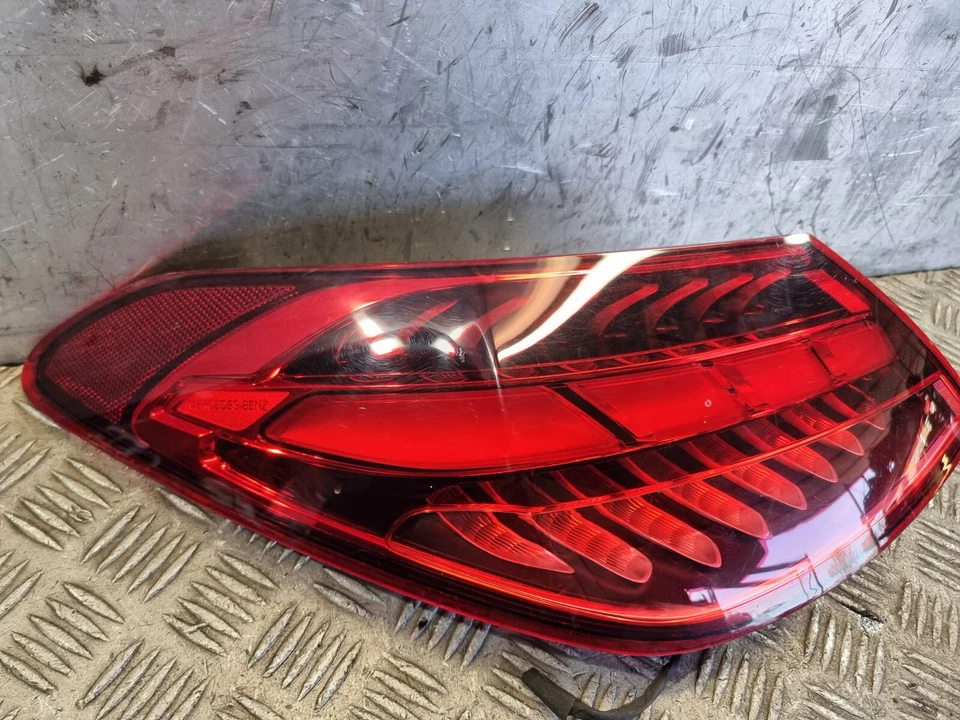 ЗАДНИЙ ЛЕВЫЙ ТОРМОЗНОЙ ФОНАРЬ MERCEDES C220 NSR A2069063500 ДИЗЕЛЬНЫЙ АВТОМОБИЛЬ СЕДАН W206 2022 - Изображение 3 из 4