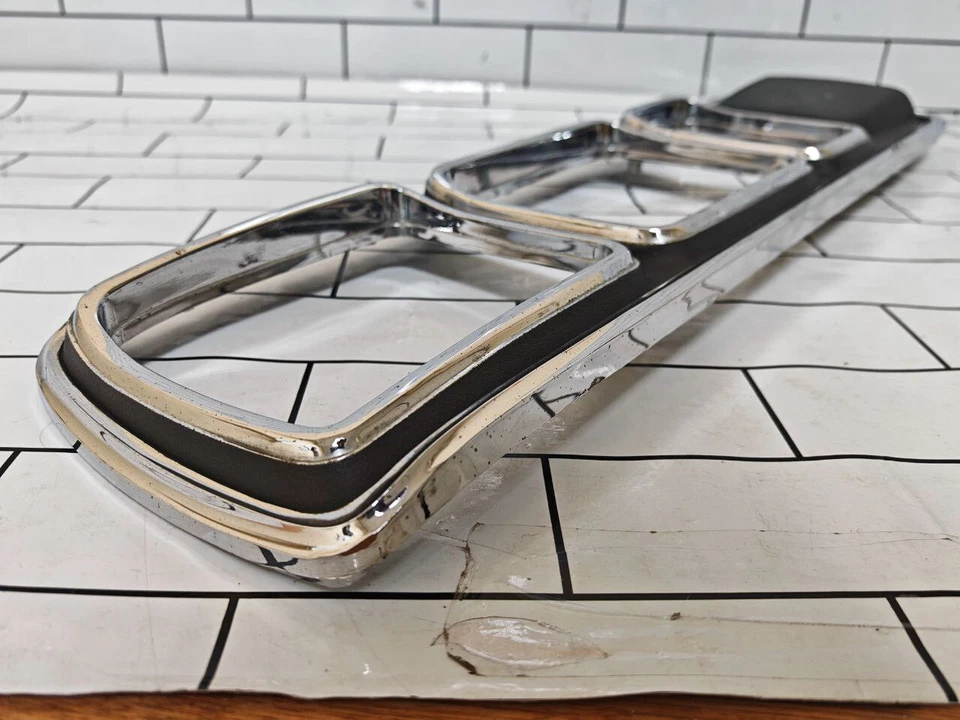 MAZDA ROTARY 1970-х 808 купе седан NOS подлинный LHS задние фонари рама - Изображение 3 из 4