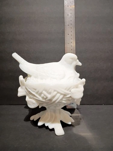 Vintage Westmoreland Milk Glass Bird on Nest Covered Candy Dish Or Trinket Dish