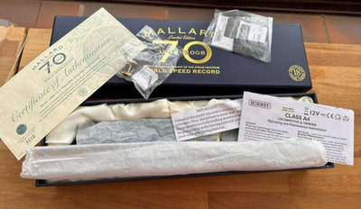 HORNBY OO GAUGE MALLARD LIMITED EDITION 70YEARS WORLD SPEED RECORD BOXED