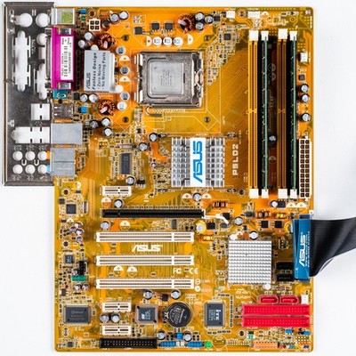 Asus P5LD2 LGA775 ATX 945P Motherboard DDR2 Windows XP IDE Floppy Intel Core 2