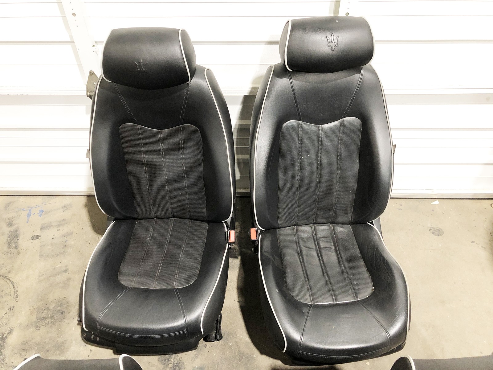 09-13 Maserati Quattroporte M139 Nero Black Leather Seats Seat Set WHITE PIPING