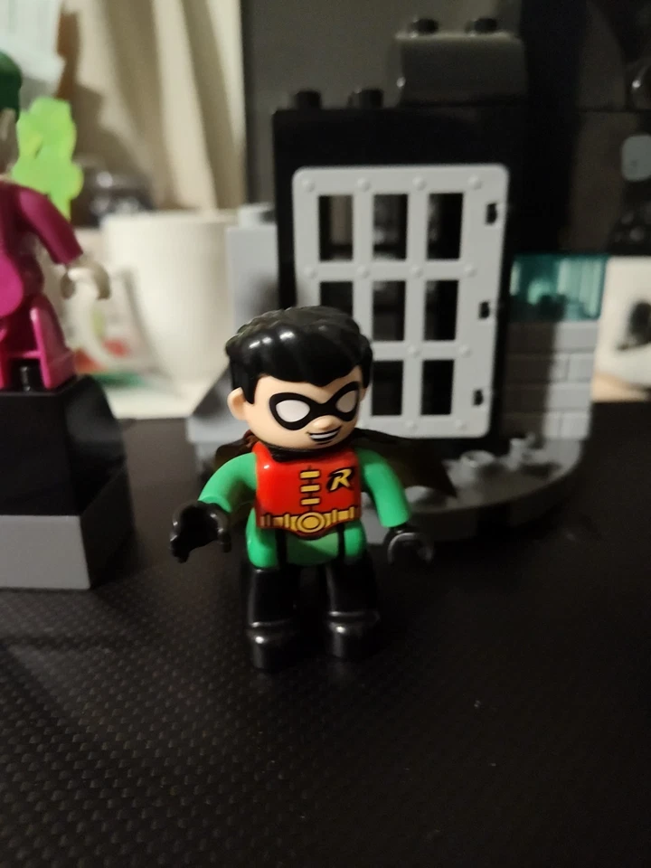 Lego Duplo 10919 DC Batman Batcaverna Robin Coringa Batmóvel INCOMPLETO - Imagem 4 de 4