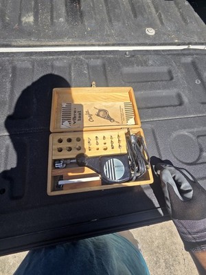 Vintage Burgess Vibro-Tool De Luxe Electric Engraver Craft Set Wood Case...
