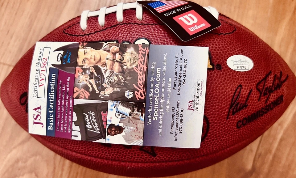 Juego de fútbol americano firmado por Tim Brown Wilson NFL con firma NOMBRE COMPLETO (JSA) Raiders Foto 2 de 2