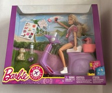 Mattel Barbie Rosa Pasaporte Juego Muñeca Púrpura Scooter FNY34 ToysRUs Exclusivo