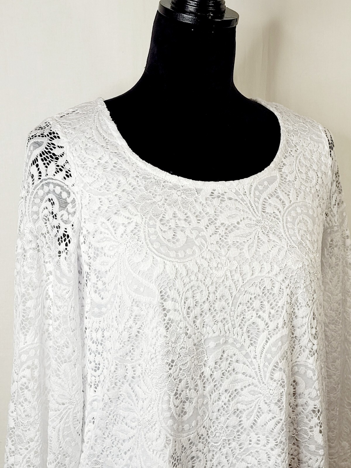 Antthony Originals  Ladies Solid White Lace Blouse Round Neck 3/4 Sleeve Sz XS