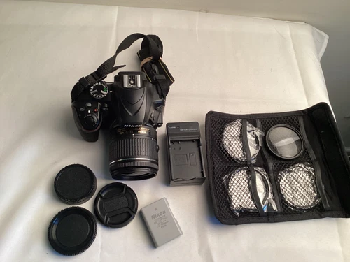 Nikon D3400 24.2MP DSLR Camera with 18-55mm AFP Lens +extras READ