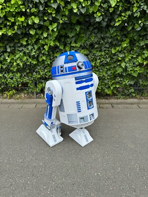  Lifesize R2D2 