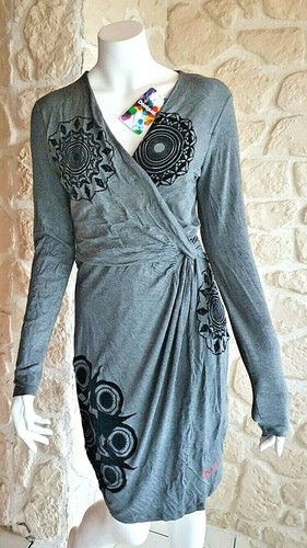 CAPE NAF-NAF TAILLE UNIQUE NEUVE EUR 13,00 - FR