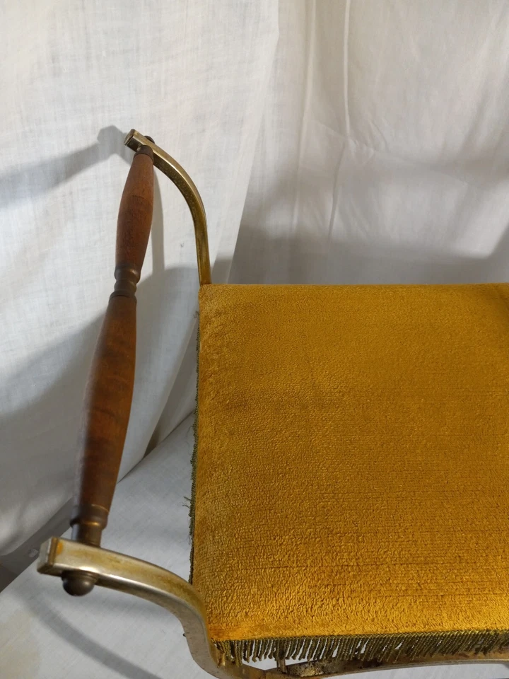 Banqueta vintage estilo regência Hollywood banco ouro verde oliva franja anos 70 - Imagem 3 de 4