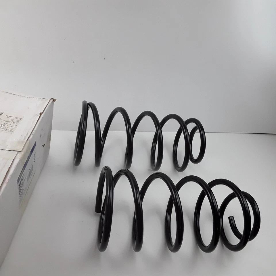 Conjunto de mola helicoidal dianteira MOOG 81122 compatível com Chrysler PT Cruiser (2001 2002 2003-2010) - Imagem 3 de 4