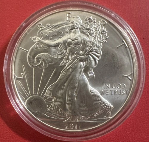 2011 1 oz American Silver Eagle $1 Coin. US Mint  .999 Fine Silver - In Capsule!