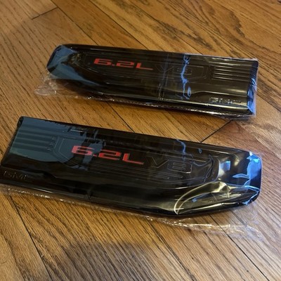 Sierra 6.2L V8 Fender Vent Emblems in Black