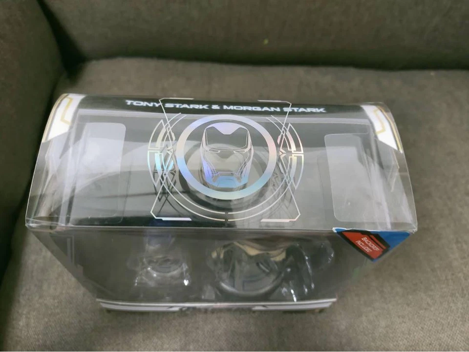 Figura Hot Toys Cosbaby Marvel Avengers End Game Tony Stark y Morgan Stark Foto 4 de 4
