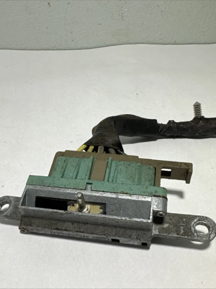 Оригинальная вилка стартера зажигания для Ford E150 1995–2003 годов выпуска F57A-11572-AA - Изображение 2 из 4