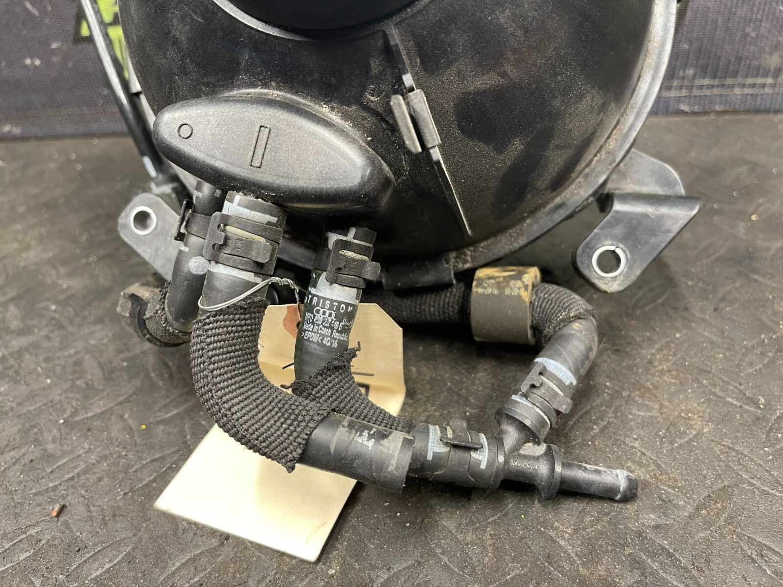 2017 AUDI R8 COOLANT RESEVIOR OEM 2018
