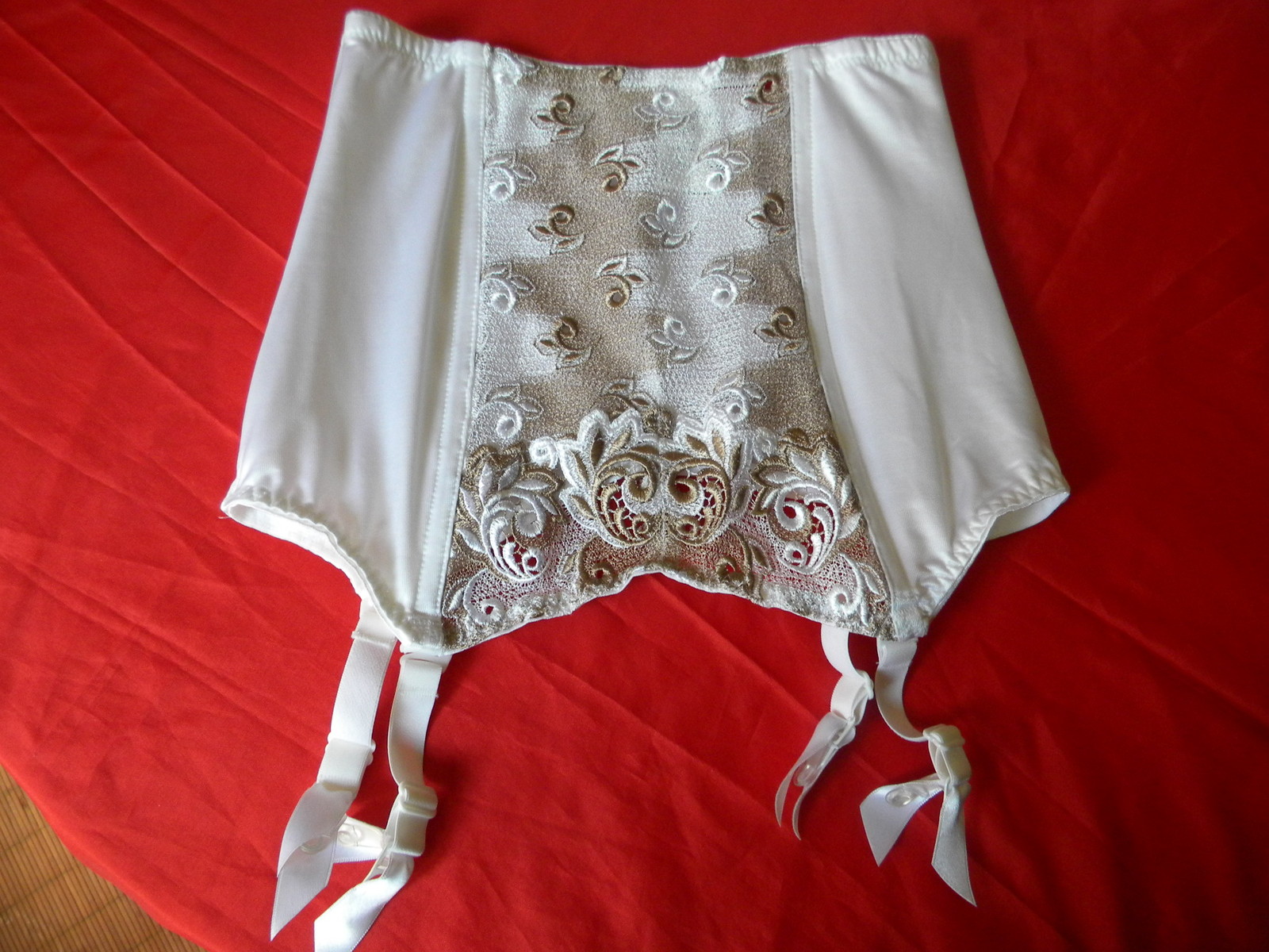 Foto 1 di 4