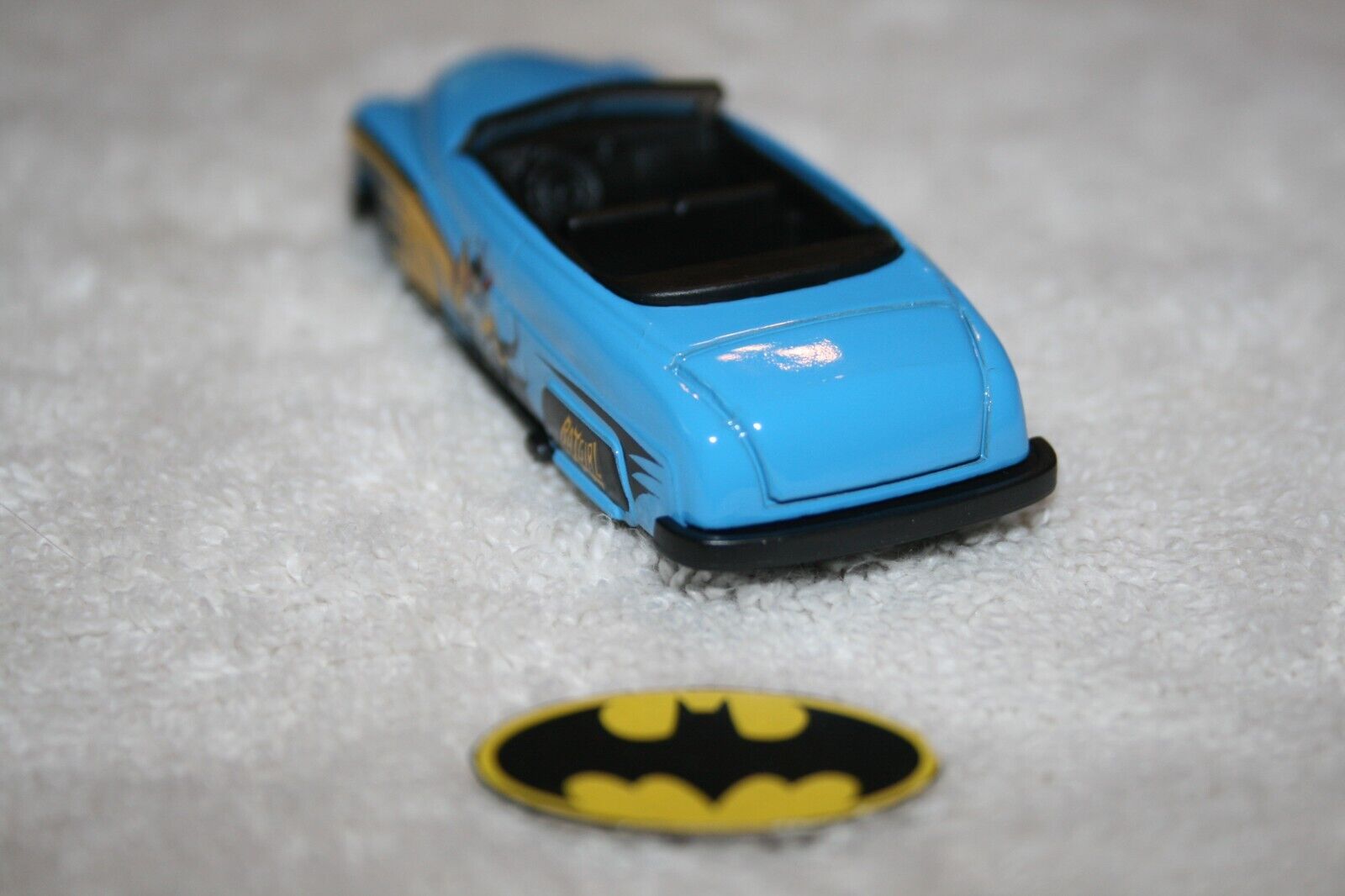 2023 Hot Wheels BATMAN Design BATGIRL '49 Merc Blue loose