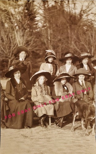 Vintage Old 1905 Photo of a Group of 