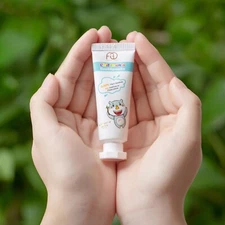Aromatic Global Children’s Toothpaste. Fluoride-Free. 100% Plant Based.