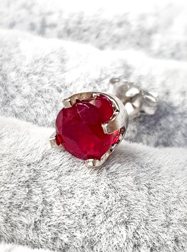 Men Single Stud. 1.10CT Natural VS Red Ruby 14K White Gold Solid Stud Earring - Picture 2 of 8