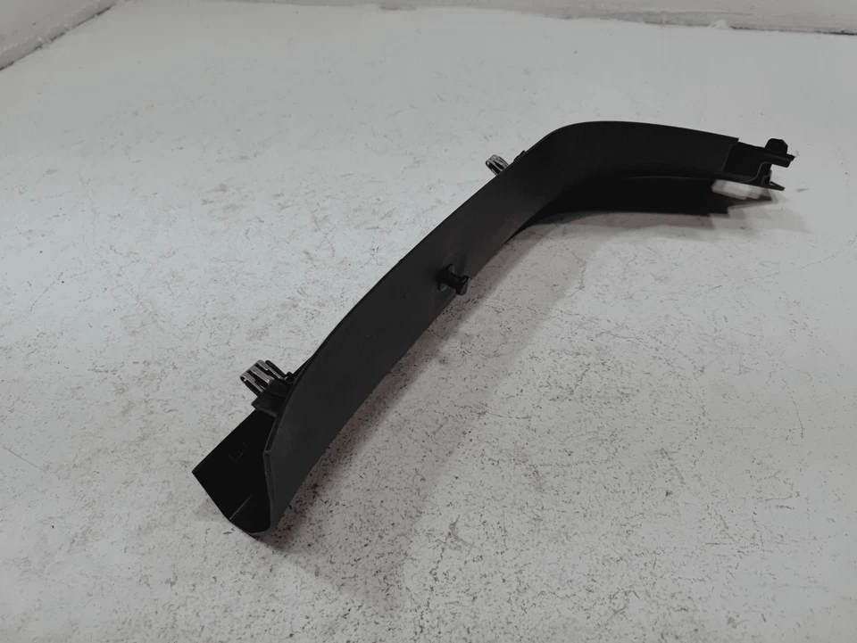 2024-2025 Buick Envista Tailgate Liftgate Left Driver Side Upper Cover trim OEM - Imagem 2 de 4