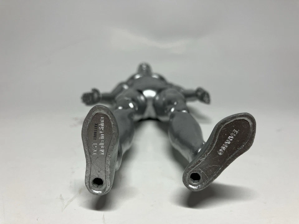 Figura de acción Marvel Diamond Select Silver Surfer USADA mayormente completa Foto 4 de 4