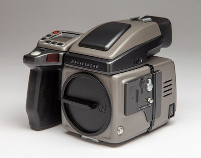 Hasselblad H2D Digital Kit w/Li-ion batts - almost EXCELLENT condition