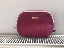 Ted Baker London Women’s Brand New Burgundy Pink Patterned Cosmetic Make Up Bag