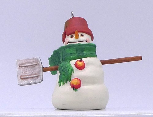 2000 Hallmark ~Max~ The Snowmen of Medford ~NIB~ Ships FREE - Picture 4 of 6