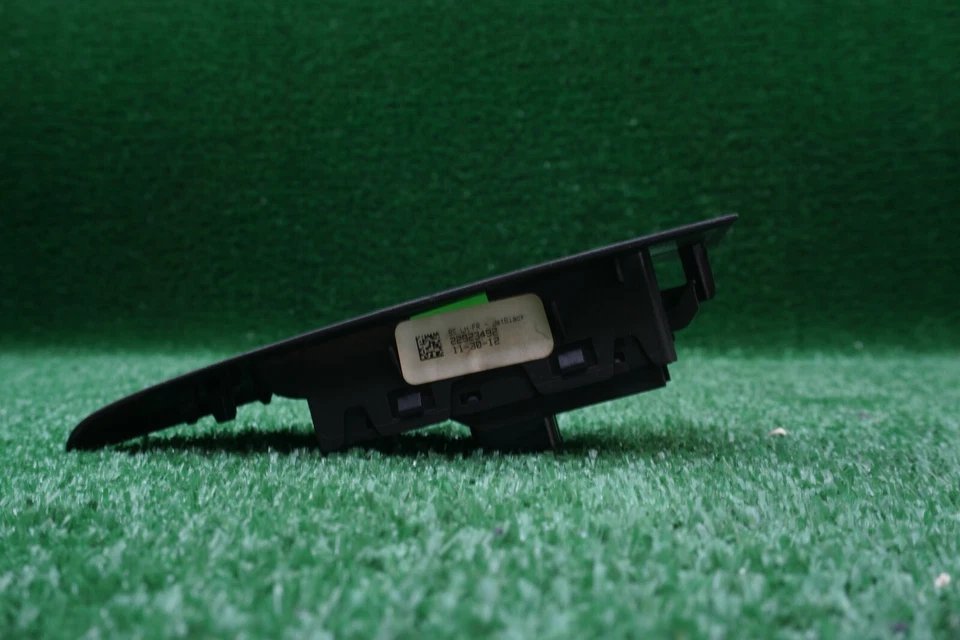 2011 2012 2013 2014 CHEVROLET VOLT LEFT DRIVER SIDE Window Switch OEM - Image 2 of 4