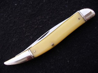 Vintage Ward's (Montgomery Ward) Made in USA Yellow Fish Knife 1935 1950's NM